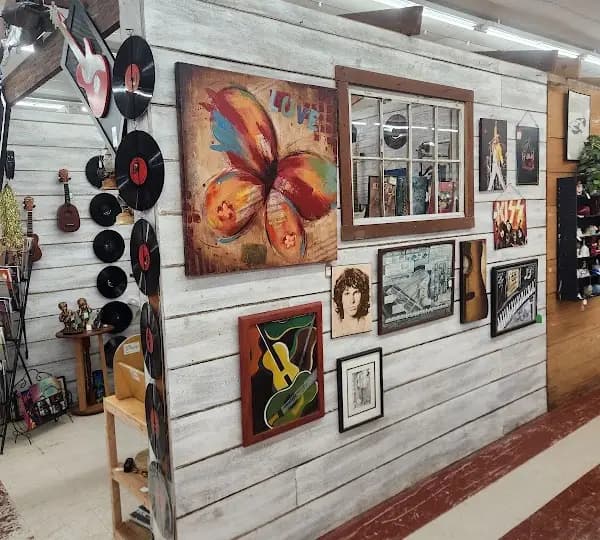 Everybody's Antiques