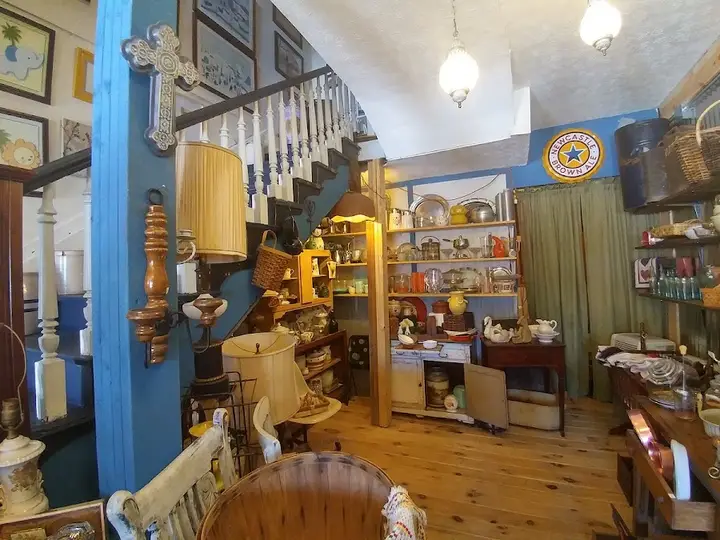 Hamilton's Antiques and Everyday Things
