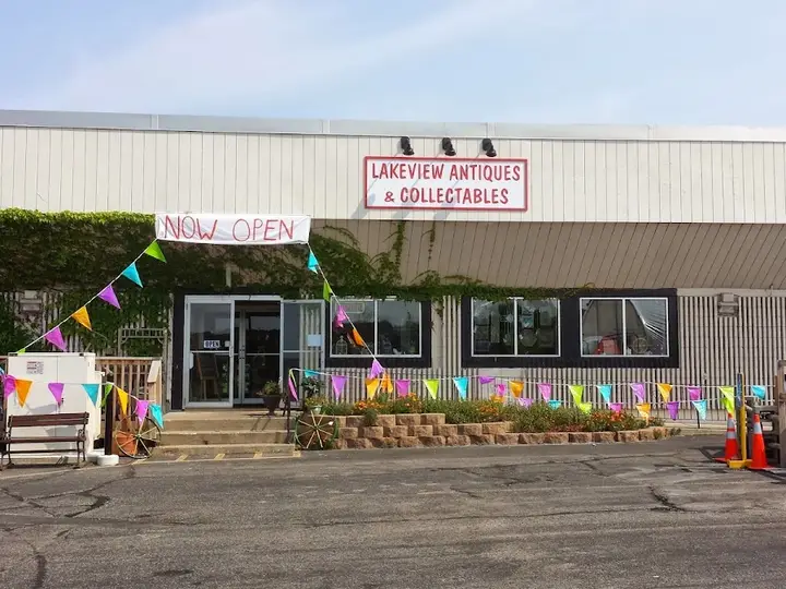 Lakeview Antiques & Collectibles