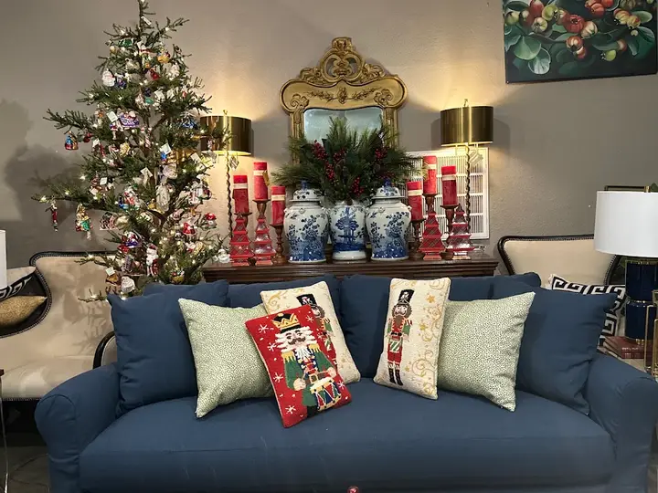 Mad Rose Furniture