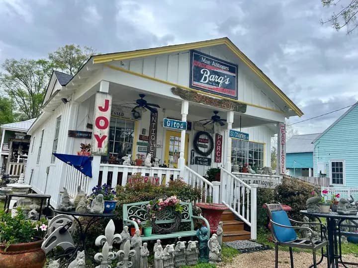 Mae Antiques and Collectibles