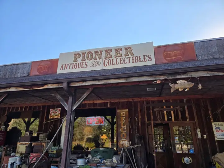 Pioneer Antiques