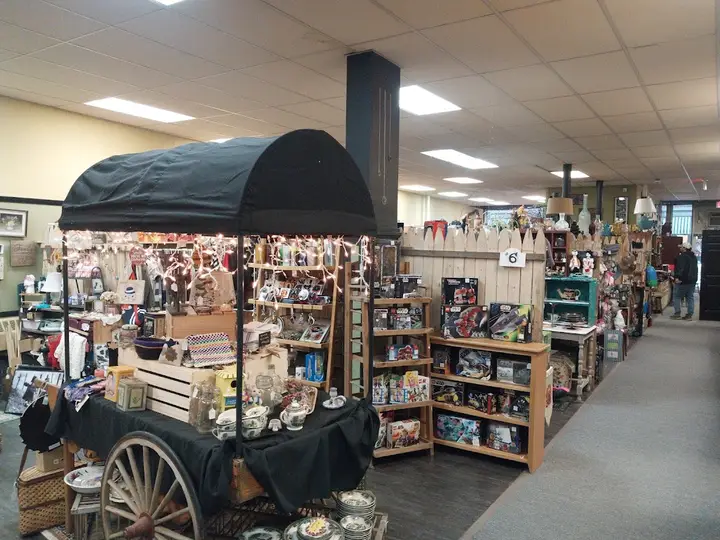 TNT Co-Op Mall