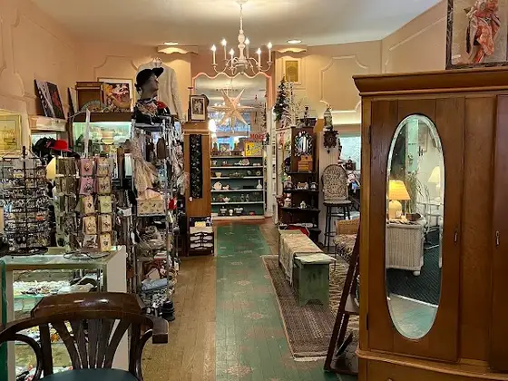 17 East Beverly Antiques