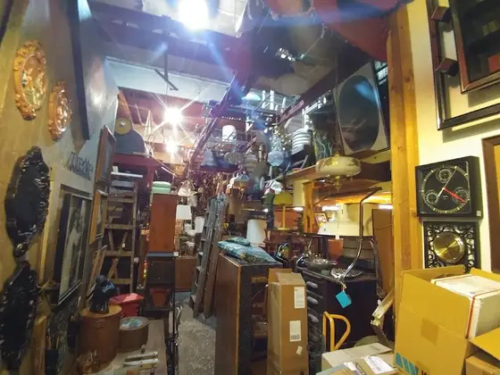 A Street Antiques