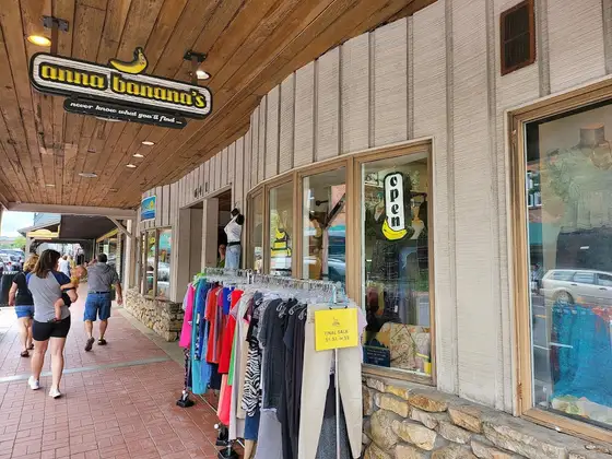Anna Banana's Fine Consignment
