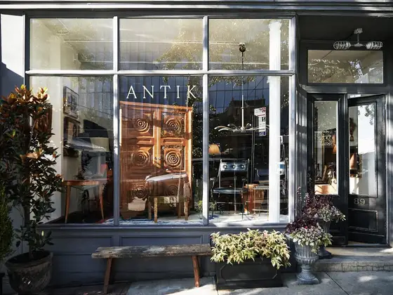 Antik in Brooklyn Heights, NY
