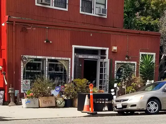 Antique center
