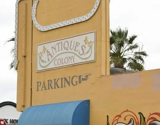 Antiques Colony