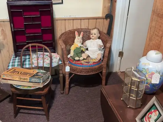 Antiques On Gladstone in Shreveport, LA