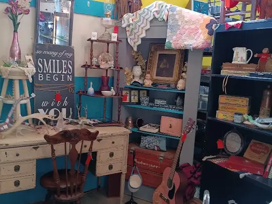 Antiques on Royall in Malakoff, TX