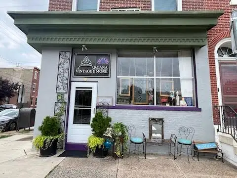Arcana Vintage & More