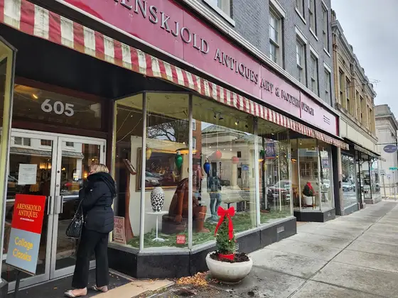 Arenskjold Antiques & Modern Design