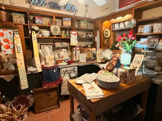 Attic Antiques & Gifts