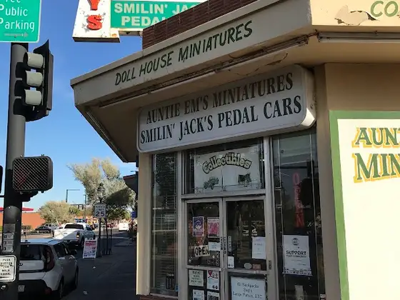 Auntie Em's Miniatures