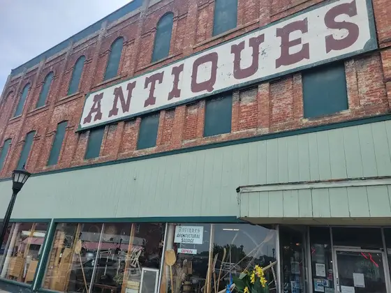 Bay City Antiques Center