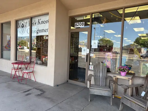 Bee's Knees Consignment