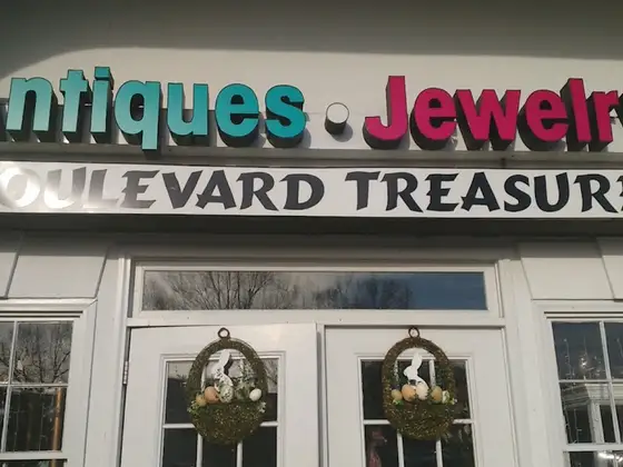 Boulevard Treasures