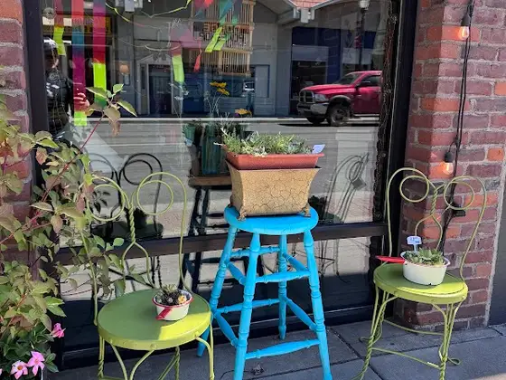 Breezeway Antiques & Gifts