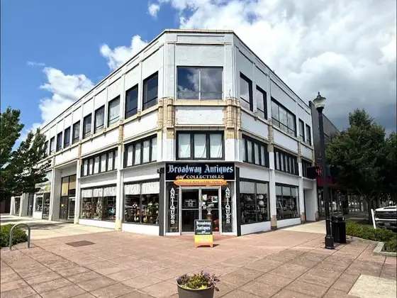 Broadway Antiques And Collectibles