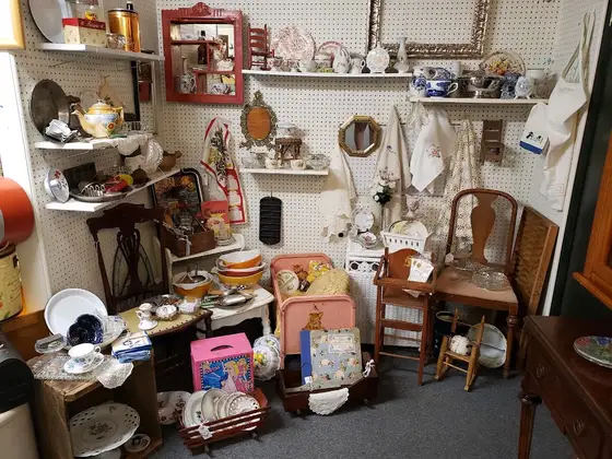 Brownsville Antique Centre