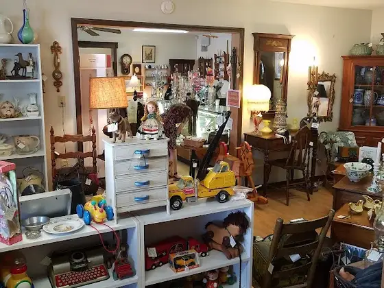 C & R Living Antiques & Collectibles