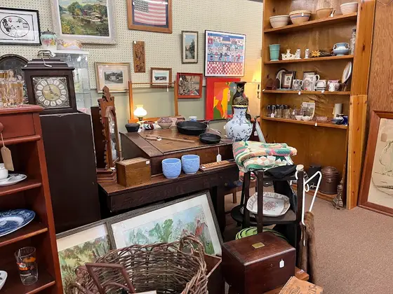 Clarence Hollow Antique Mall