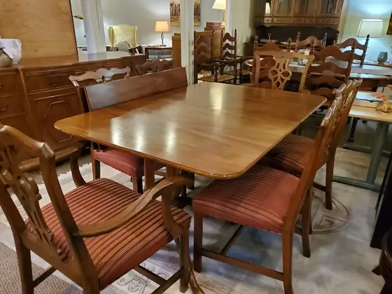 Consign and Design