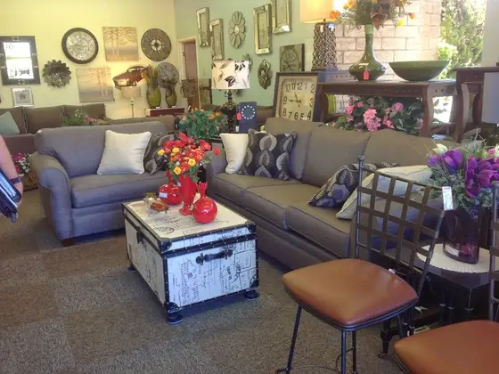 Consign & Design