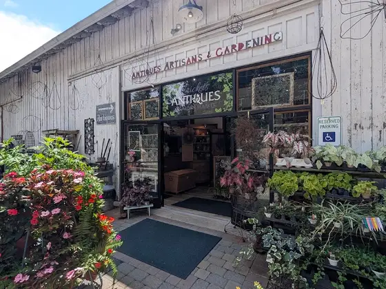 Cricket's Antiques & Garden Market