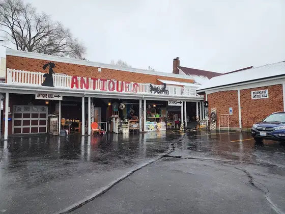 Crystal Lake Antique Mall