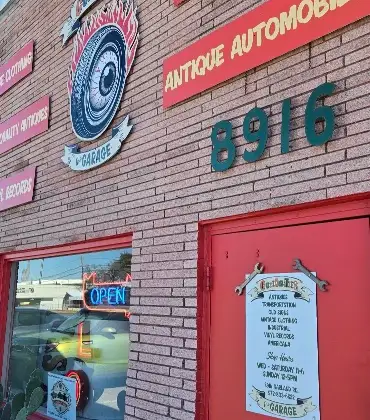 Curiosities Garage