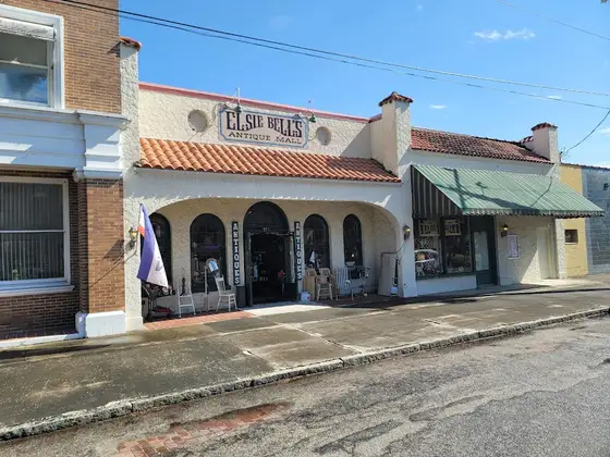 Elsie Bell's Antique Mall