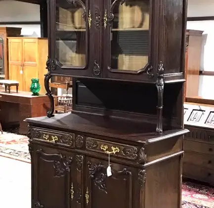 European Antiques Auction Gallery