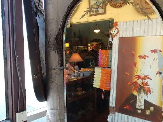 Farm Girl Art & Antiques
