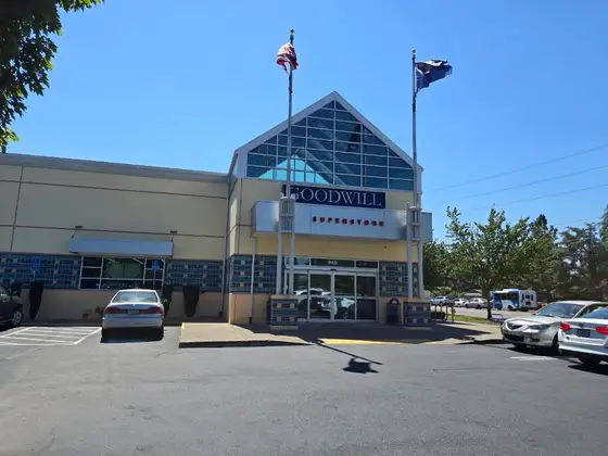 Goodwill in Woodburn, OR