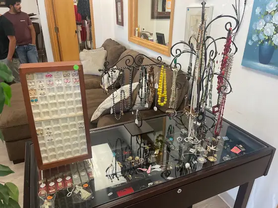 Helen's Store Secondhand & More