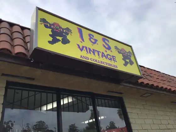 IandS Vintage And Collectibles