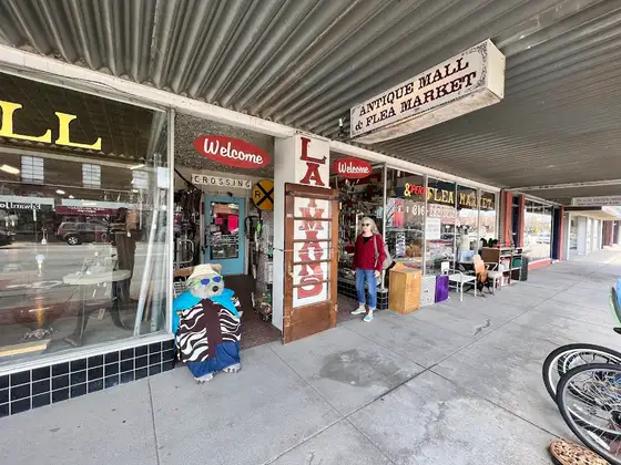 Layman's Antique Mall and Flea Market