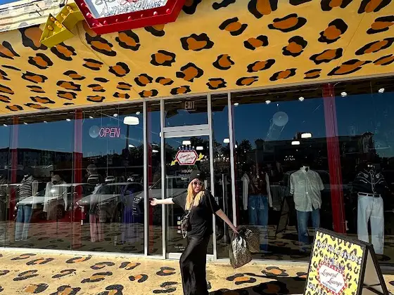 Leopard Lounge