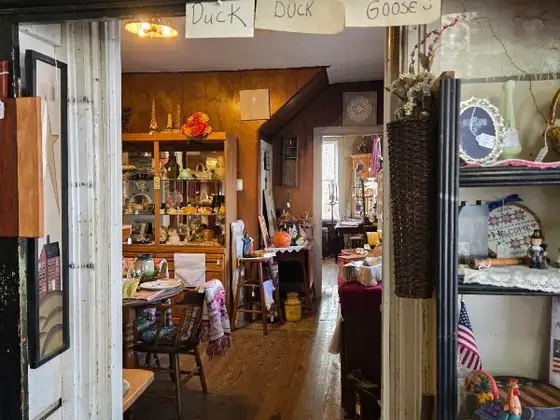 Lightner's Consignment Shop