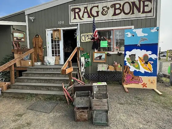 Linda's Rag & Bone Thrift Shop