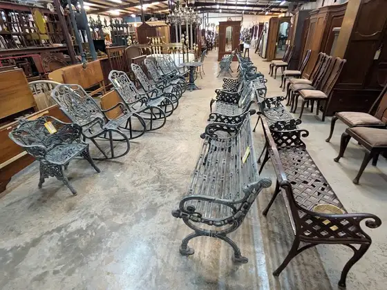 Little Red's Antiques