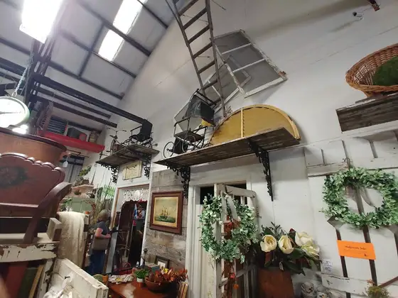 Magpie Antiques & All Things Inspired