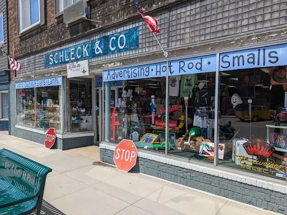 Main Drag Vintage & Collectibles