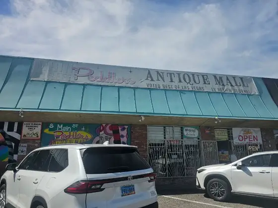 Main Street Peddlers Antique Mall