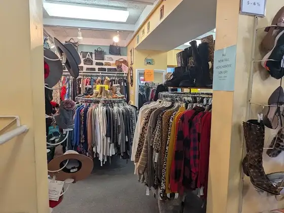 Maizie Shop Consignment Apparel