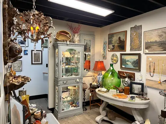 Manette Antiques