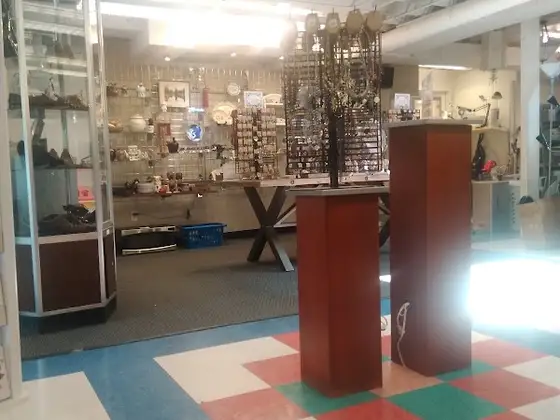Mercer Island Thrift Shop in Mercer Island, WA