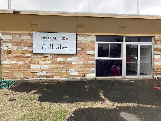 MOM Zs thrift store in Huntsville, AL